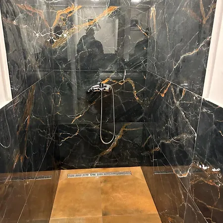 Modern In Center Of * 베오그라드